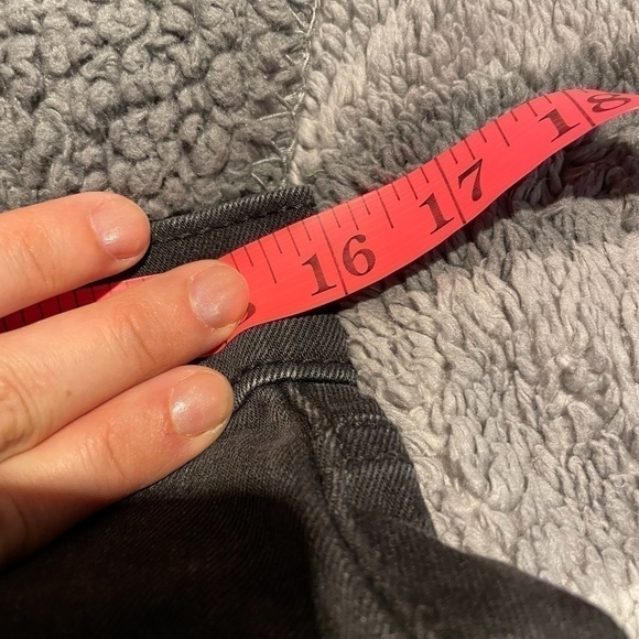 Levi's 512 Black Skinny Jean 🖤 - Picture 4 of 11